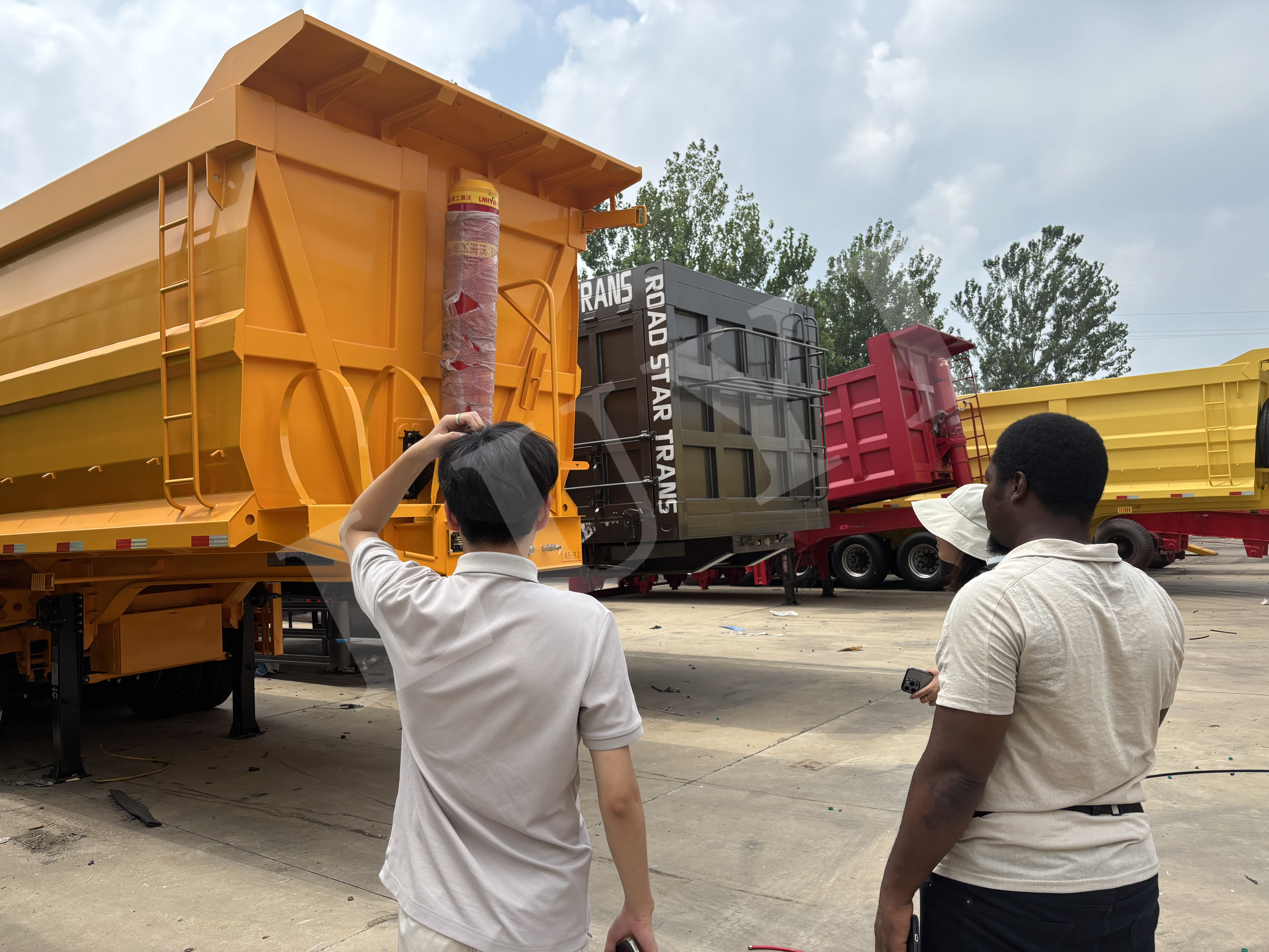 Burkina Faso customer visits factory and orders dump semi trailer