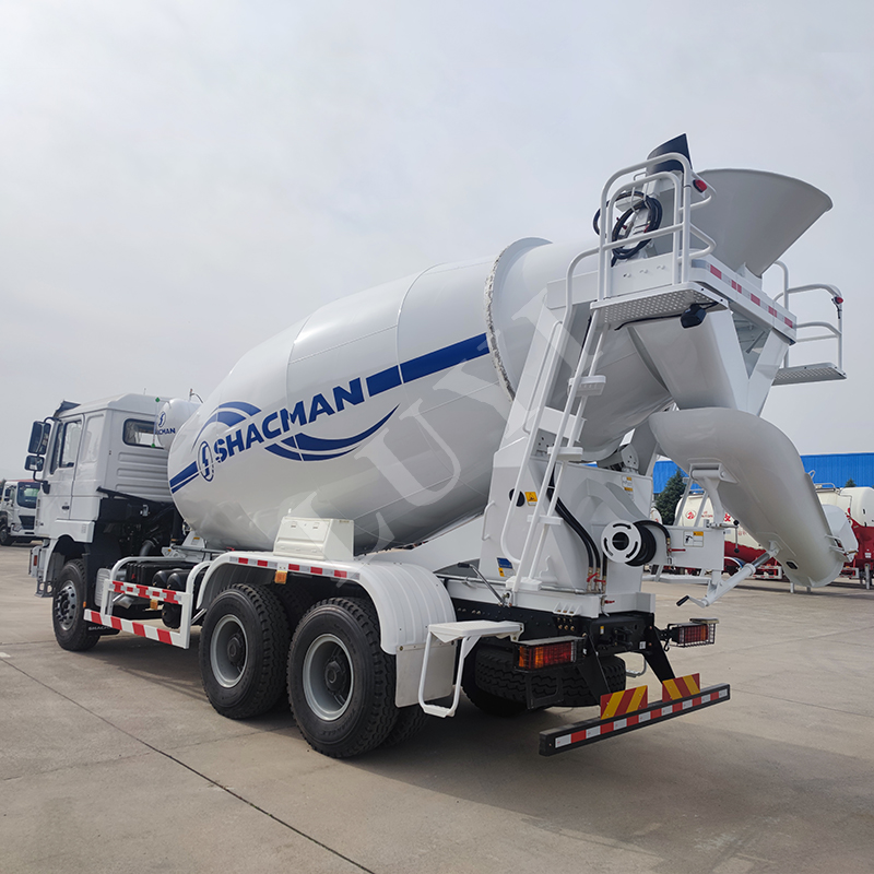 CEMENT MIXER TRUCK 10 CUBIC ME