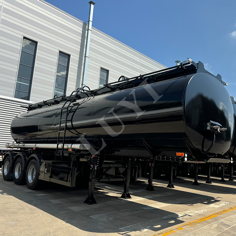 3-axle black tank semi-trailer