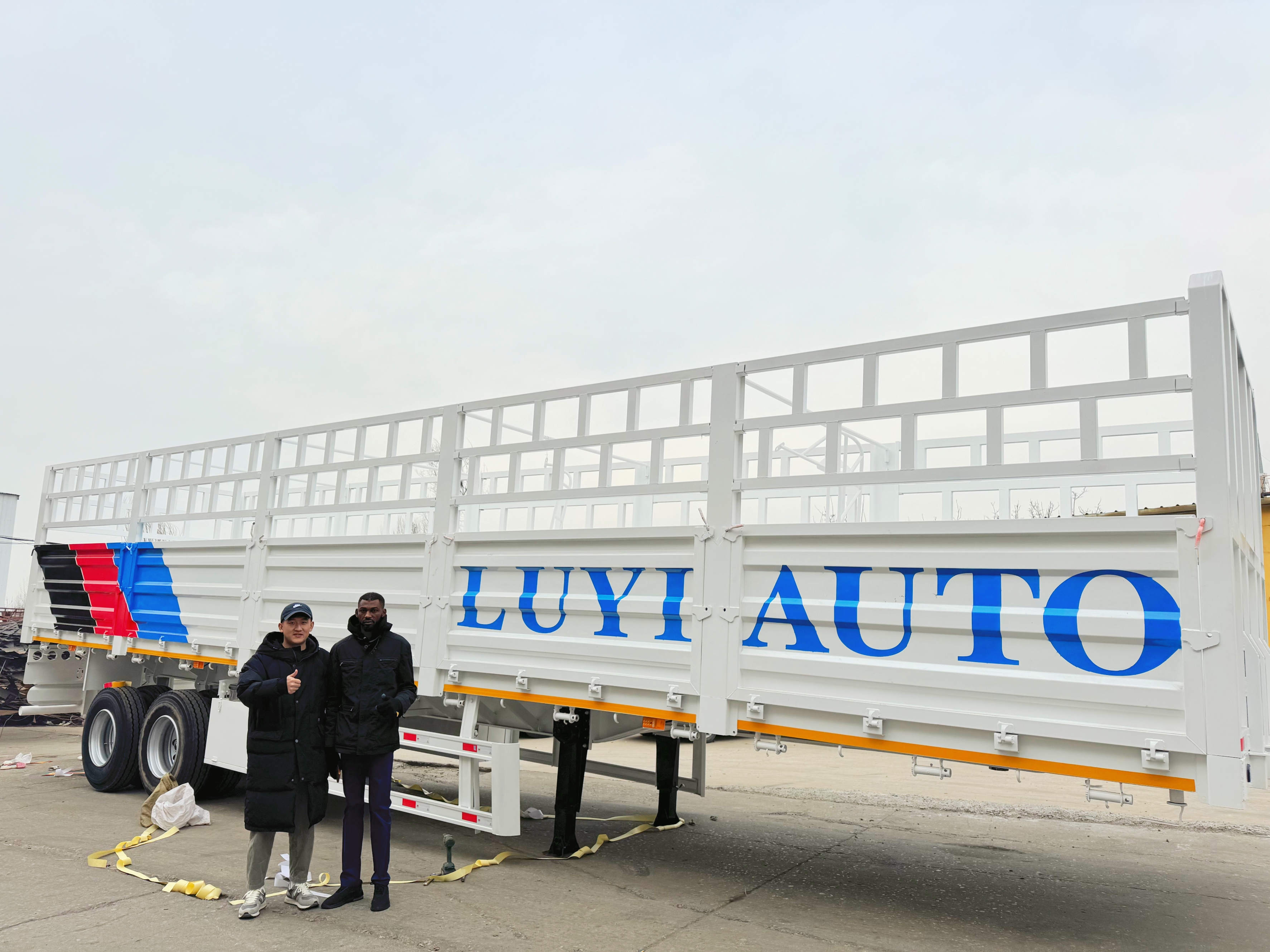 Customers Come To LUYI to Buy 2 Axle Fence Semi Trailer