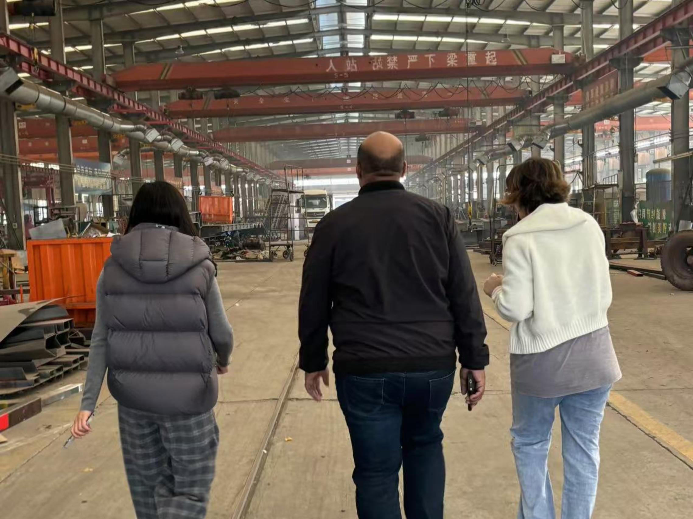 Algerian Clients Visit Luyi Automobile for fuel tank semi trailer