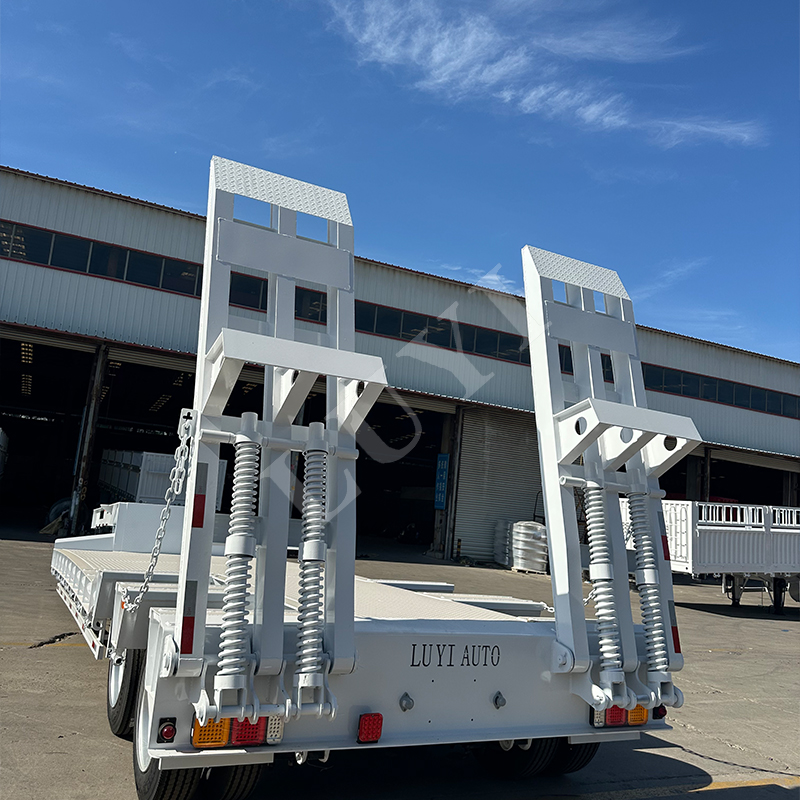 2 axles white lowbed semi trailer with ladder