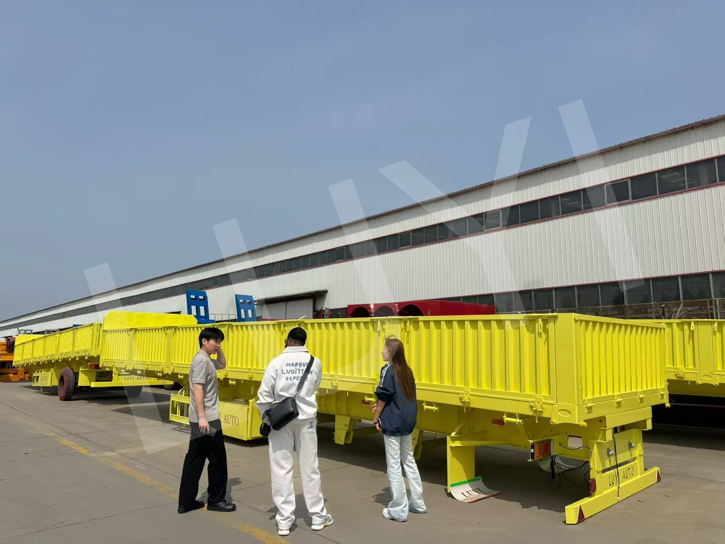 High-end custom carbon steel guardrail semi-trailer successfully exported to Morocco