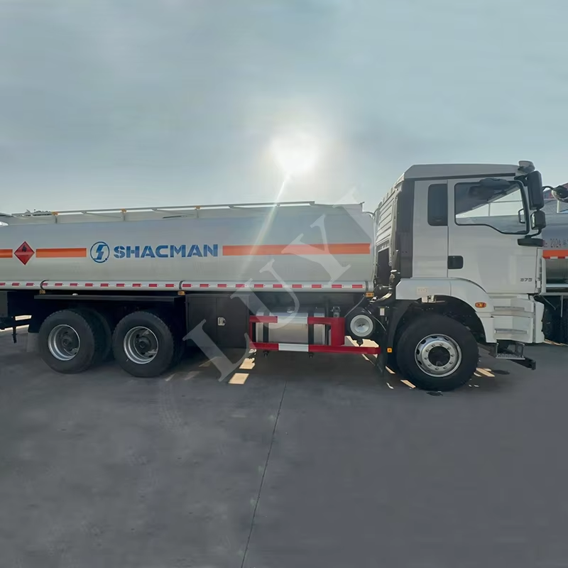 SHACMAN 6x4 Heavy-duty Mechanical Suspension Water Tank Truck Carbon Steel Liquid Tank Truck for Wat