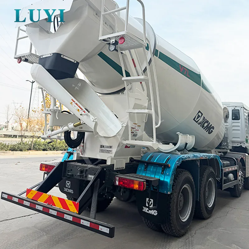 HOWO TX 8x4 Concrete Mixer Tru