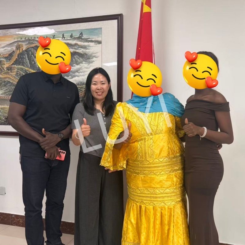 Sierra‑Leone Customers Visit LUYI to Purchase High‑sided Semi‑trailer