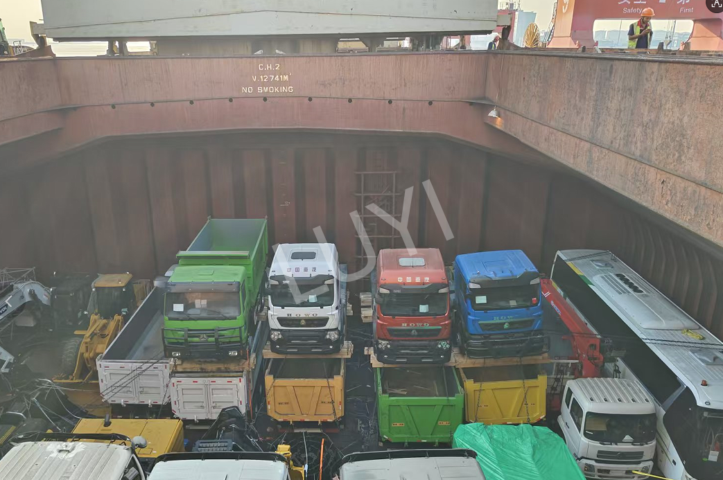 Two HOWO Tractors Shipped to Mali