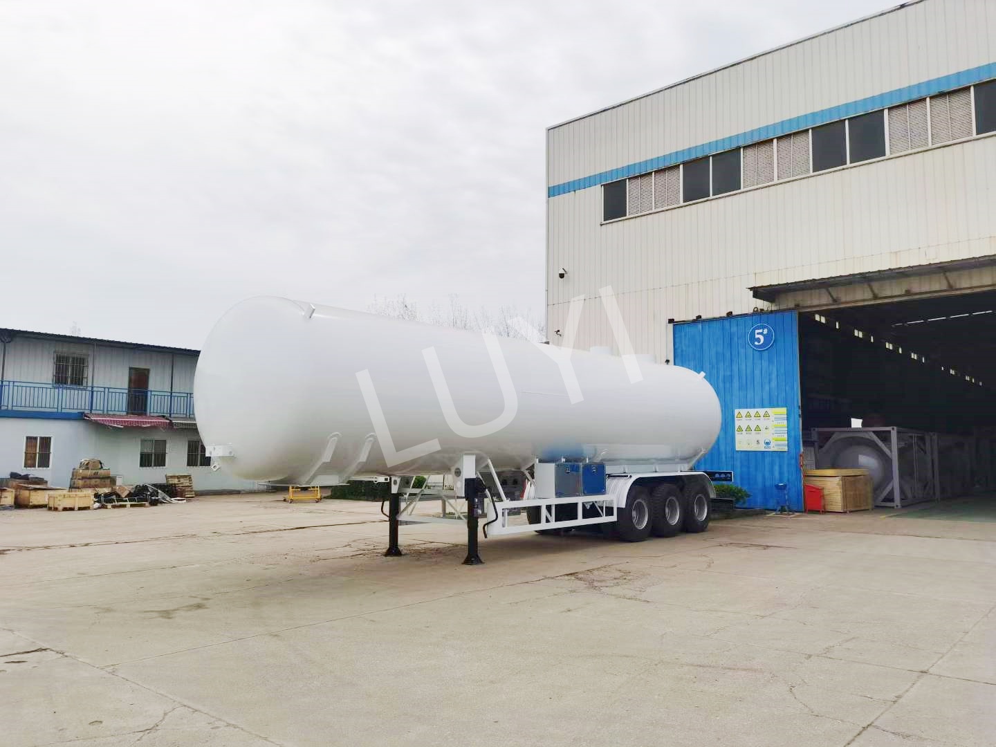 Liquefied Gas Semi-Trailer Dispatched to Mali for Local Energy Transport